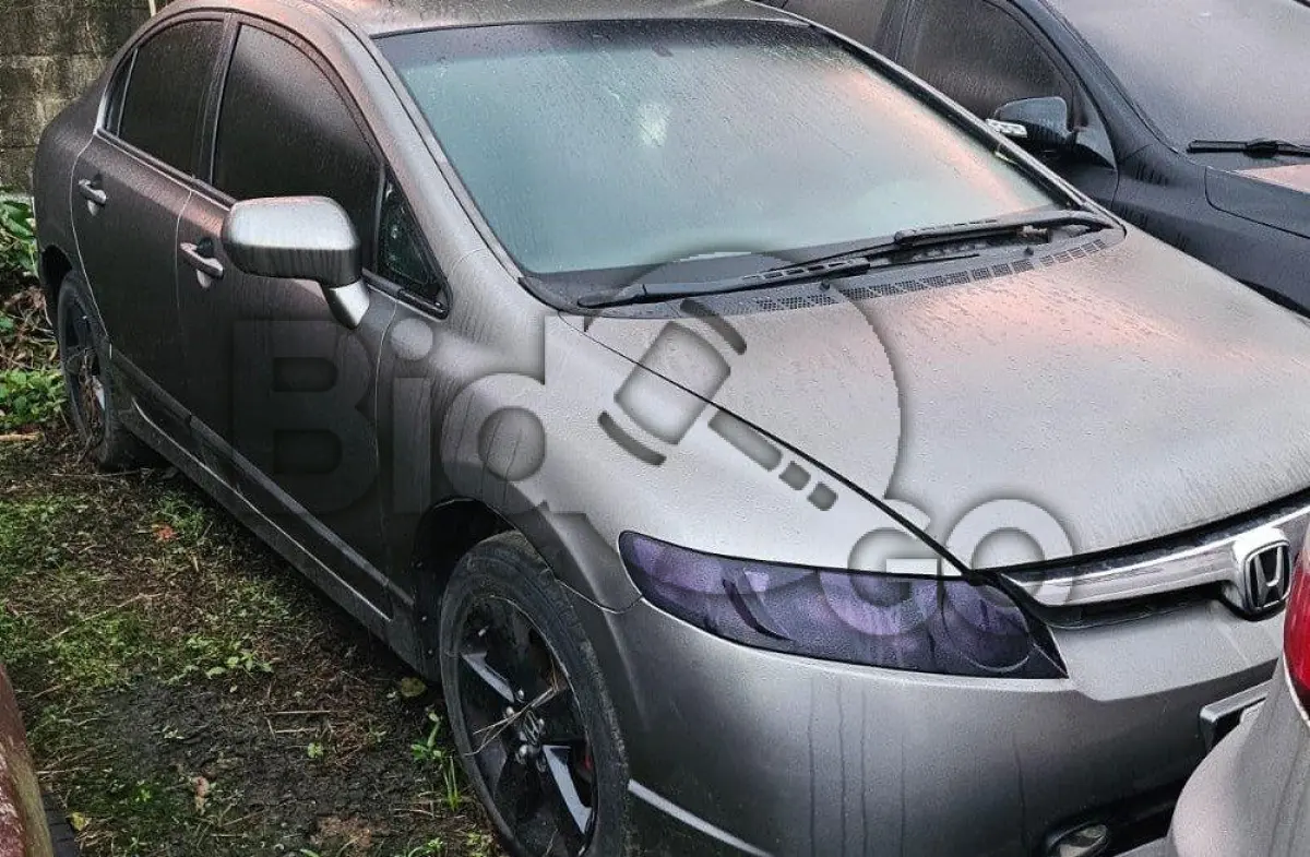 LOTE 019 - Espécie: PASSAGEIRO / Marca: HONDA / Modelo: CIVIC LXS / Placa: JXS2225 / UF: AM / Município: Manaus / Ano fabricação: 2006 / Ano modelo: 2007 / Cor: CINZA / Chassi: 93HFA15307Z100948 / Motor: R18A17Z100925 / RENAVAM: 00884364801