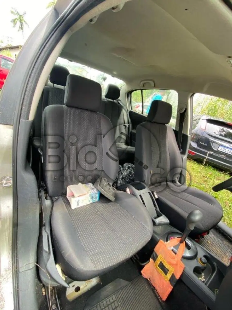 LOTE 001 - Espécie: PASSAGEIRO / Marca: RENAULT / Modelo: MEGANESD EXP 20A / Placa: ADP0191 / UF: MG / Município: Toledo / Ano fabricação: 2008 / Ano modelo: 2008 / Cor: PRATA / Chassi: 93YLM2N1A8J018608 / Motor: F4R1771C099496 RENAVAM:00978452704
