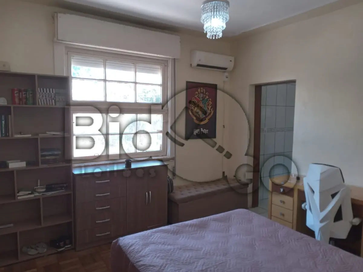 LOTE 001 - SOBRADO DE ALVENARIA