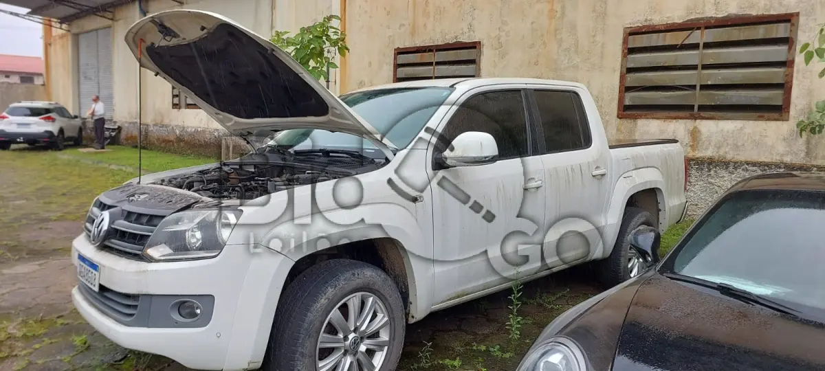 LOTE 008 - VW AMAROK CD 4X4 HIGH / Placa: QGA8G08 / Ano fabricação: 2014 / Ano
modelo: 2014 / Cor: BRANCA 