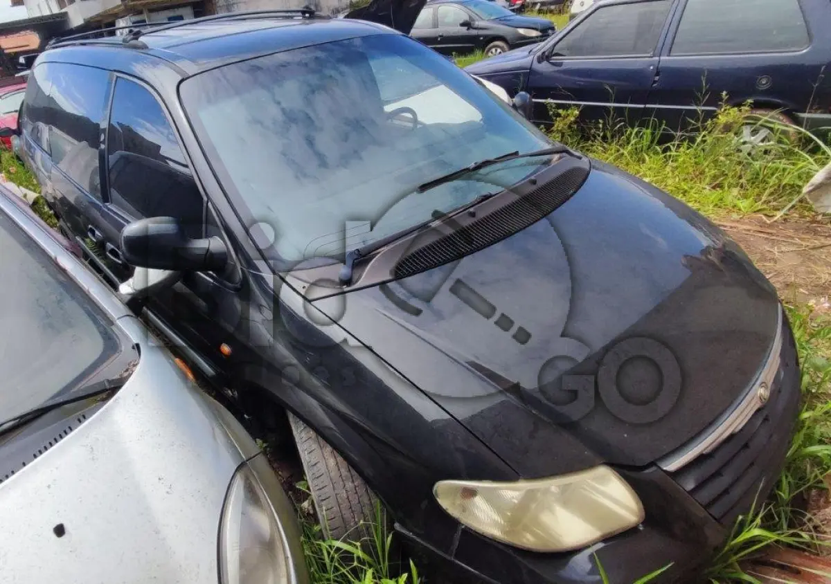 LOTE 045 - Espécie: MISTO / Marca: CHRYSLER / Modelo: GCARAVAN SE / Placa: DLG3738 / UF: RJ / Município: Três Rios / Ano fabricação: 2005 / Ano modelo: 2005 / Cor: PRETA / Chassi: 1C8GYB5R25Y570258 / Motor: 5Y570258 / RENAVAM: 00868517330