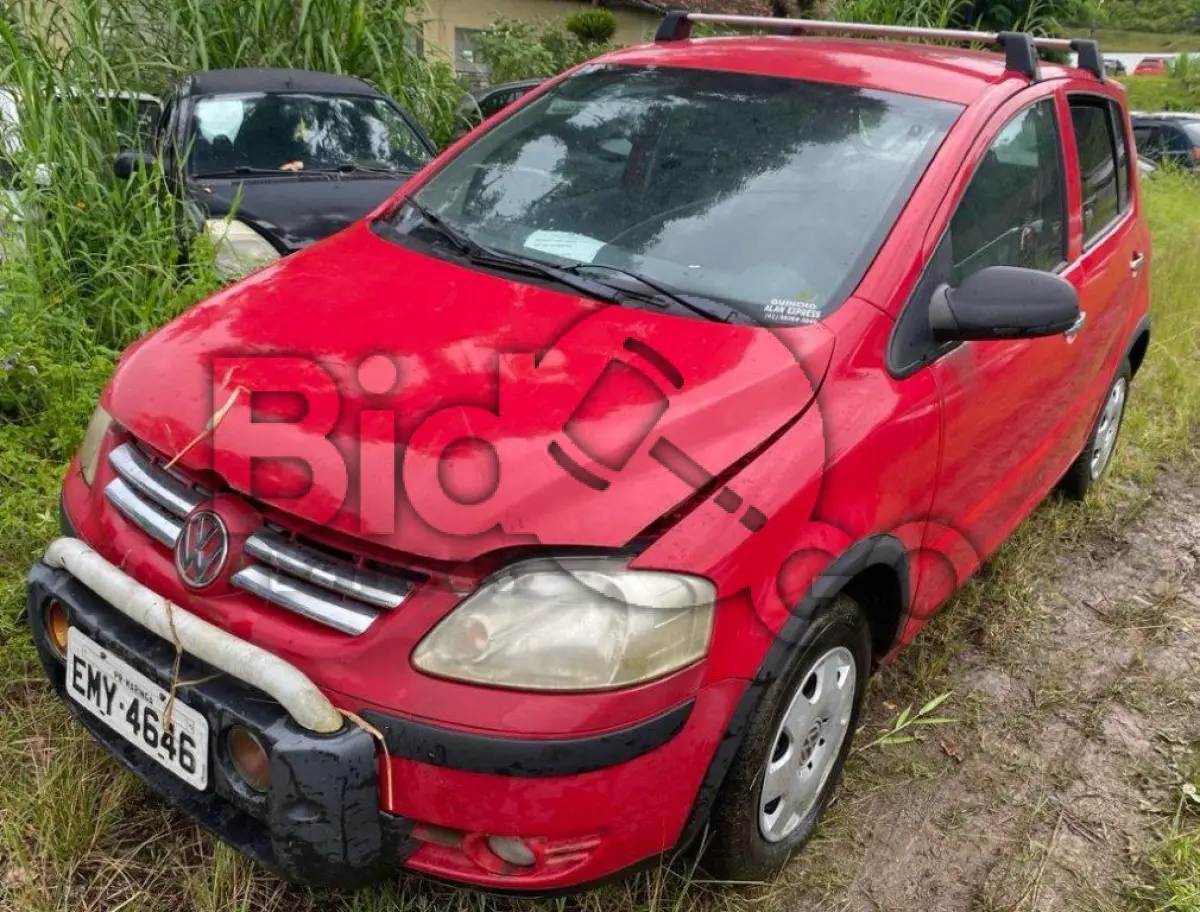 LOTE 006 - Espécie: PASSAGEIRO / Marca: VW / Modelo: FOX 1.6 / Placa: EMY4G46 / UF: PR / Município: Curitiba / Ano fabricação: 2004 / Ano modelo: 2004 / Cor: VERMELHA / Chassi: 9BWKB05Z454030196 / Motor: BJA015139 / RENAVAM: 00836874927
