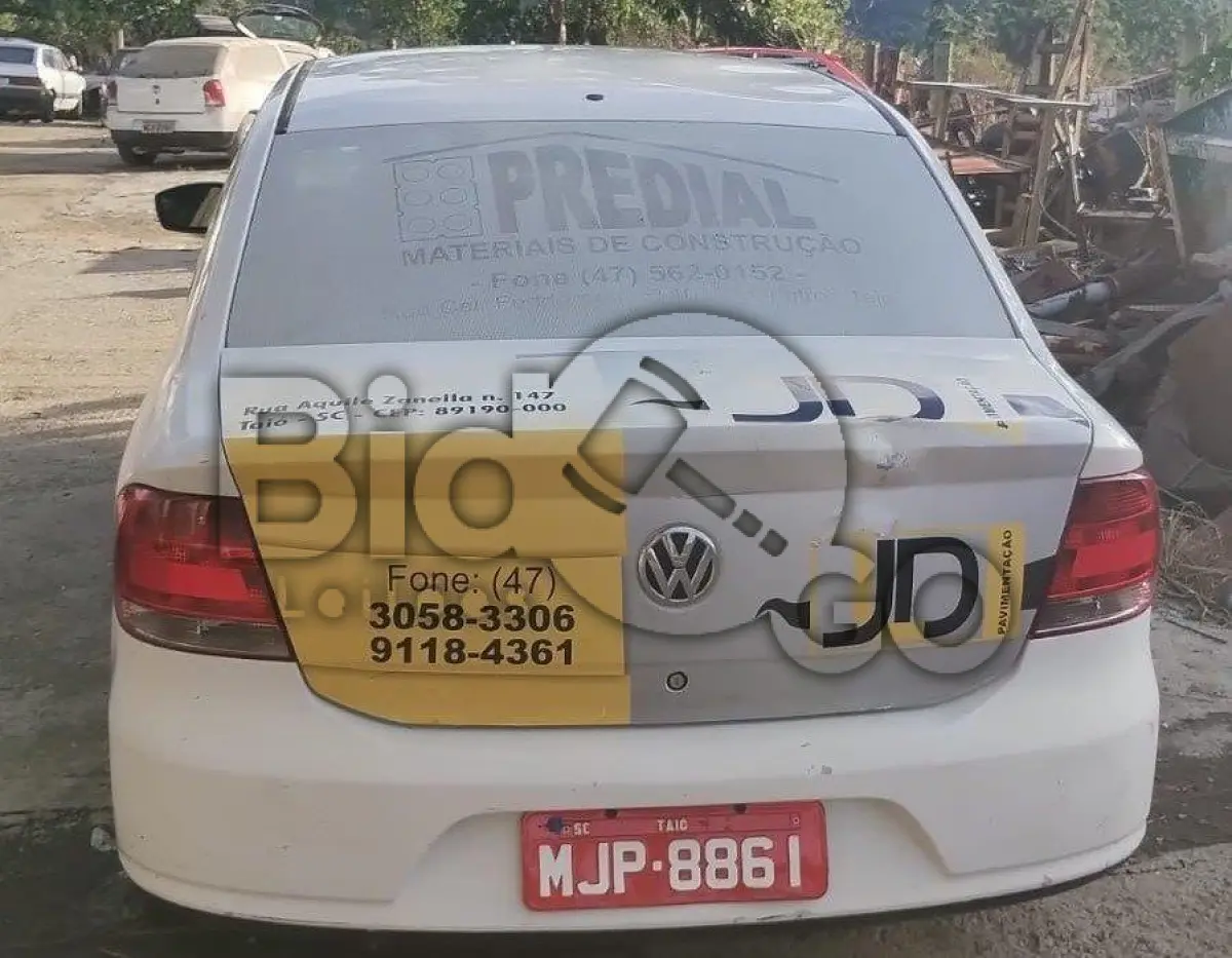 LOTE 047 - Espécie: PASSAGEIRO / Marca: VW / Modelo: VOYAGE 1.6 / Placa: MJP8861 / UF: SC / Município: Taió / Ano fabricação: 2012 / Ano modelo: 2012 / Cor: BRANCA / Chassi: 9BWDB05U5CT197781 / Motor: CCRY07856 / RENAVAM: 00451238095