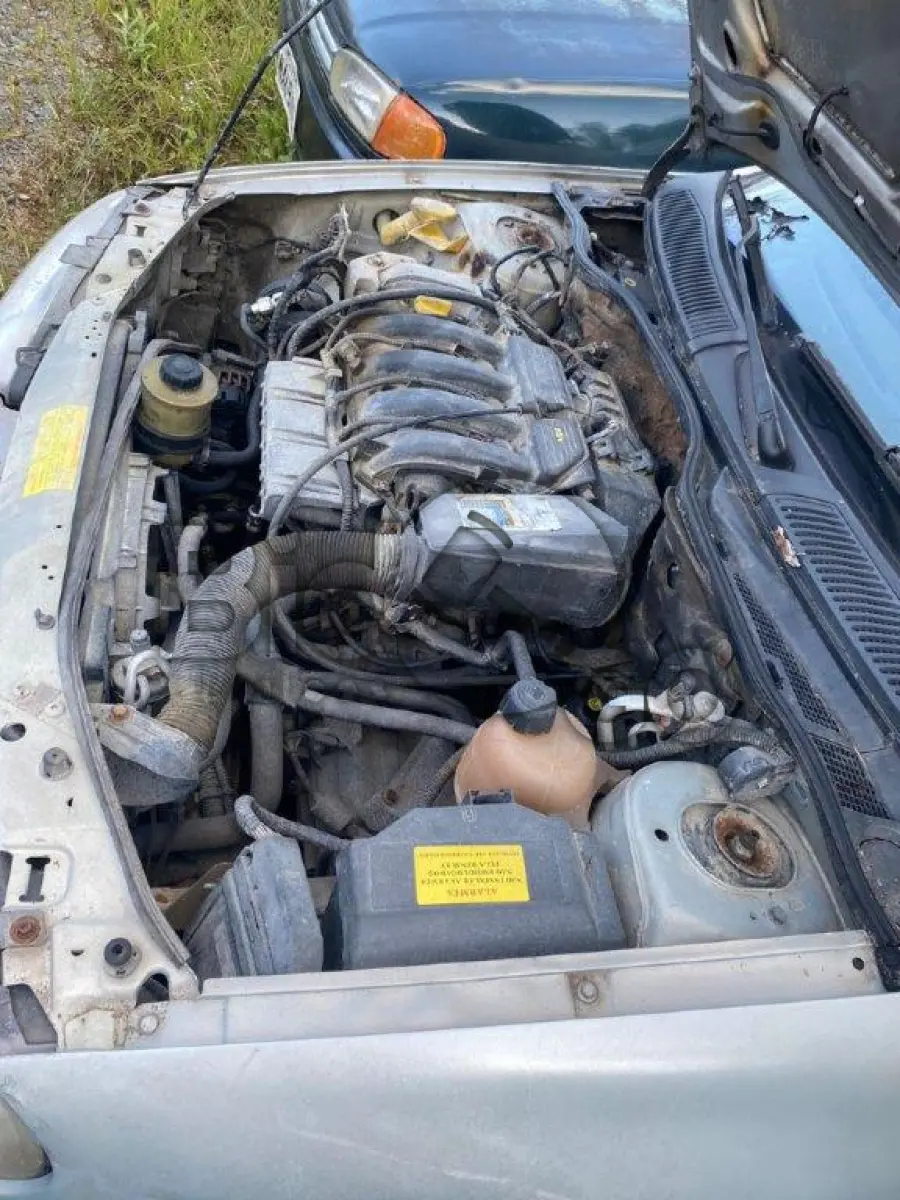 LOTE 022 - Espécie: PASSAGEIRO / Marca: RENAULT / Modelo: MEGANE RT 1.6 / Placa: MBV8D54 / UF: SC / Município: Camboriú / Ano fabricação: 2002 / Ano modelo: 2002 / Cor: PRATA / Chassi: 8A1BA00253L372449 / Motor:K4MJ706Q038437 RENAVAM: 00806370360