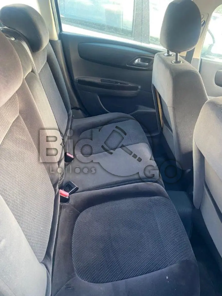LOTE 043 - Espécie: PASSAGEIRO / Marca: I / Modelo: CITROEN C4 20EXC5P F / Placa: MIW5685 / UF: SC / Município: Joinville / Ano fabricação: 2010 / Ano modelo: 2011 / Cor: PRATA / Chassi: 8BCLCRFJYBG529374 / Motor: 10TWAB0063936 RENAVAM: 00338612661