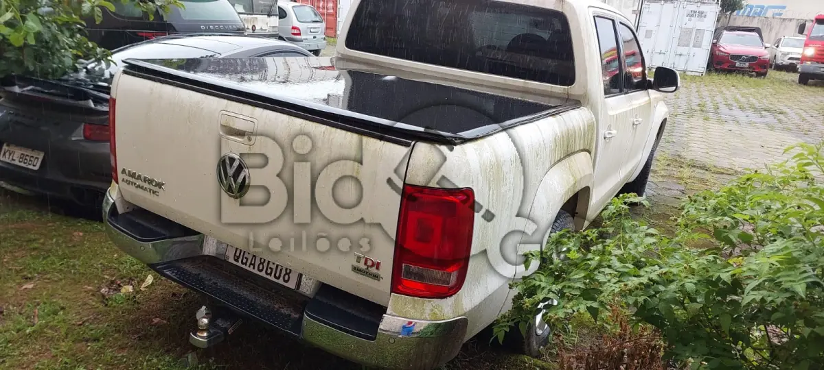LOTE 008 - VW AMAROK CD 4X4 HIGH / Placa: QGA8G08 / Ano fabricação: 2014 / Ano
modelo: 2014 / Cor: BRANCA 