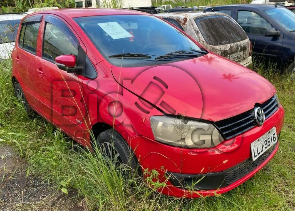 LOTE 003 - Espécie: PASSAGEIRO / Marca: VW / Modelo: FOX 1.6 GII / Placa: LLJ9516 / UF: SC / Município: Joinville / Ano fabricação: 2010 / Ano modelo: 2010 / Cor: VERMELHA / Chassi: 9BWAB05Z8B4132270 / Motor: CCR460810 / RENAVAM: 00283759259