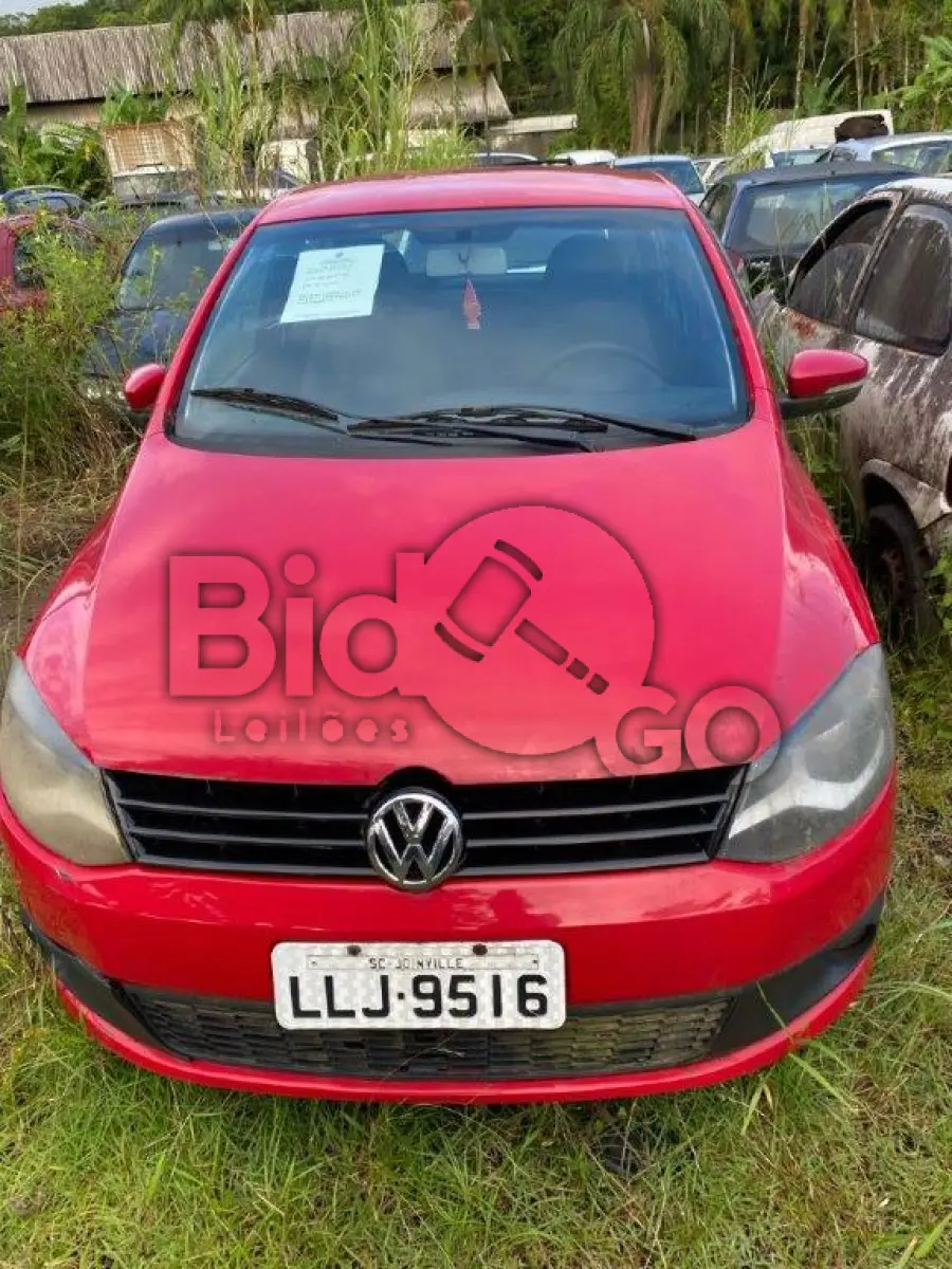 LOTE 003 - Espécie: PASSAGEIRO / Marca: VW / Modelo: FOX 1.6 GII / Placa: LLJ9516 / UF: SC / Município: Joinville / Ano fabricação: 2010 / Ano modelo: 2010 / Cor: VERMELHA / Chassi: 9BWAB05Z8B4132270 / Motor: CCR460810 / RENAVAM: 00283759259