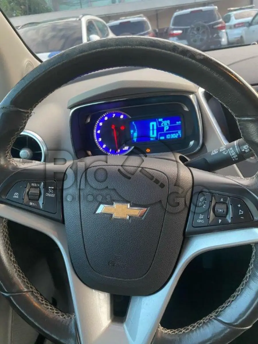 LOTE 054 - Espécie: MISTO / Marca: CHEVROLET / Modelo: TRACKER LTZ AT / Placa: GHJ2J80 / UF: SC / Município: Camboriú / Ano fabricação: 2016 / Ano modelo: 2016 / Cor: BRANCA / Chassi: 3GNCJ8EWXGL271030 / Motor: CGL271030 / RENAVAM: 01107458207