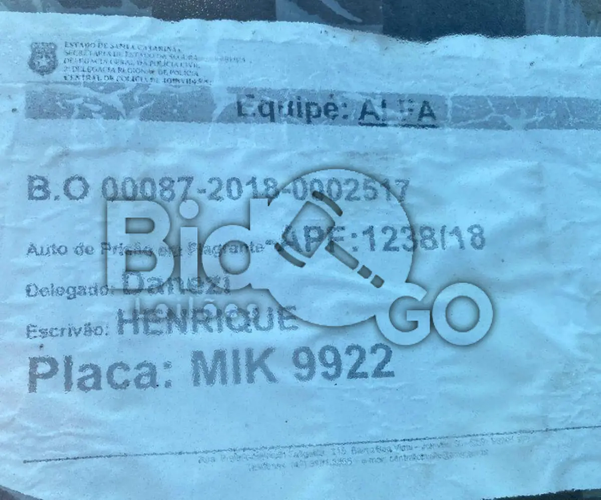 LOTE 013 - Espécie: PASSAGEIRO / Marca: I / Modelo: M.BENZ C 180 K / Placa: MIK9922 / UF: SC / Município: Indaial / Ano fabricação: 2010 / Ano modelo: 2010 / Cor: PRETA / Chassi: WDDGF4FW4AF467409 / Motor: 27191031307245 RENAVAM: 00206528531