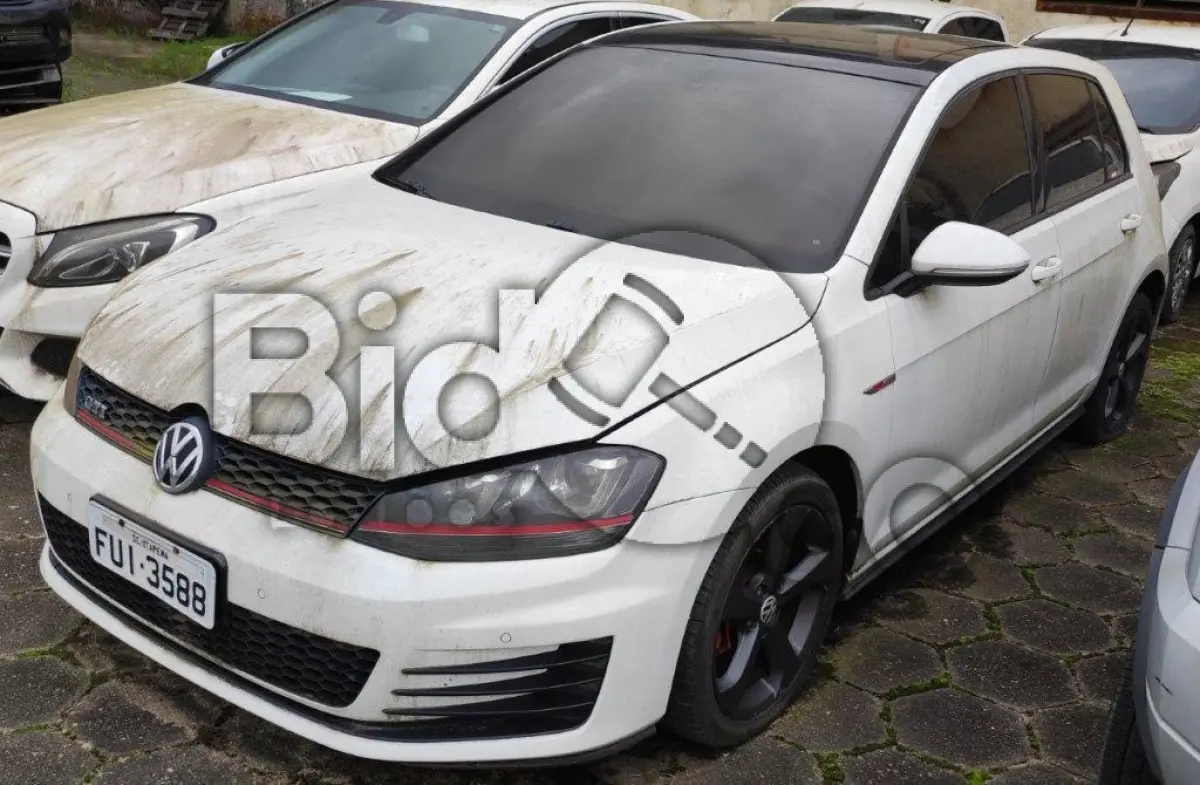 LOTE 006 -  VW GOLF GTI AB / Ano fabricação: 2013 / Ano modelo: 2013 / Cor: BRANCA 