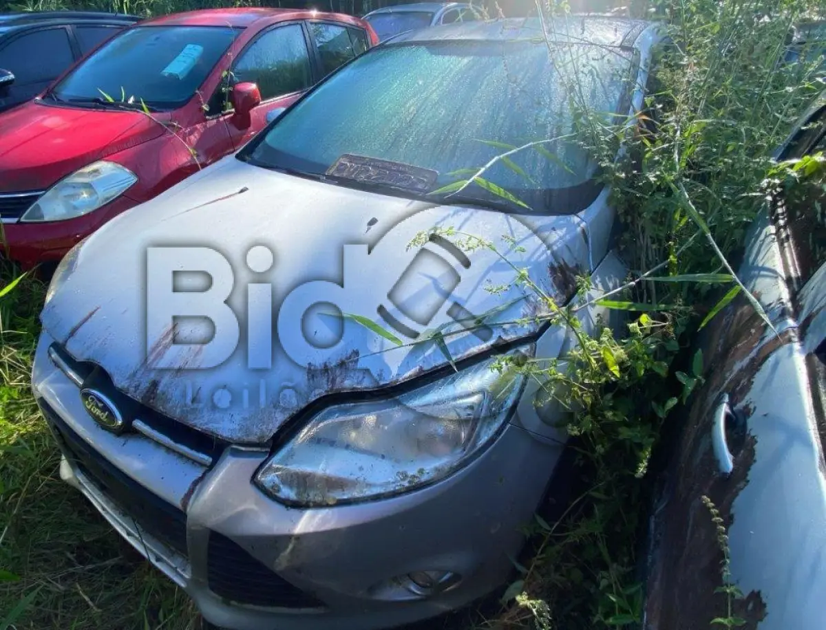 LOTE 053 - Espécie: PASSAGEIRO / Marca: I / Modelo: FORD FOCUS SE AT 2.0 S / Placa: PVC2023 / UF: SC / Município: Salto Veloso / Ano fabricação: 2014 / Ano modelo: 2014 / Cor: PRATA / Chassi: 8AFSZZFFCFJ269738 / Motor: U4DAFJ269738 / RENAVAM: 01028859993