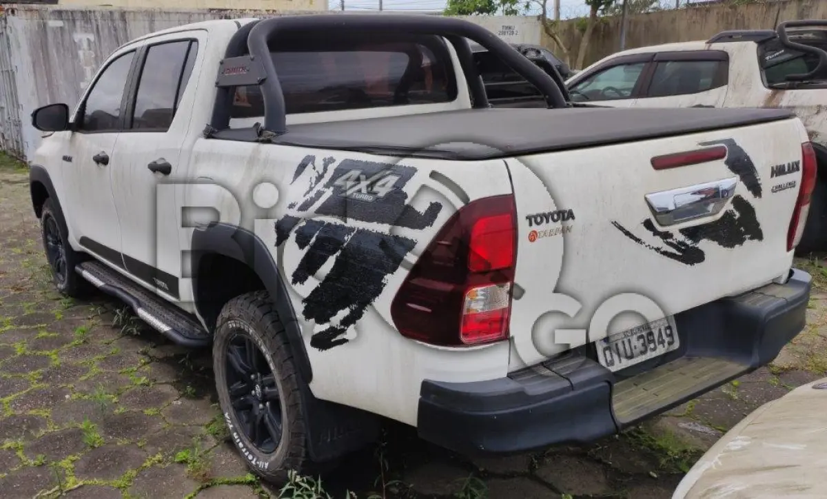 LOTE 004 -  TOYOTA HILUX CDCLEA4JD  / Ano fabricação: 2017 / Ano modelo: 2017 / Cor: BRANCA 