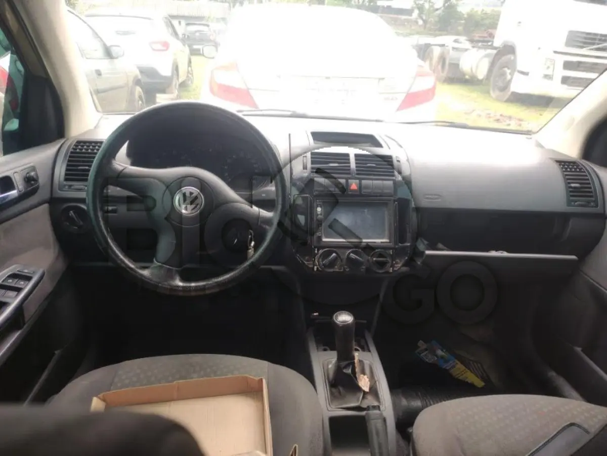 LOTE 044 - Espécie: PASSAGEIRO / Marca: VW / Modelo: POLO 1.6 / Placa: LPZ0199 / UF: SC / Município: Gaspar / Ano fabricação: 2004 / Ano modelo: 2004 / Cor: BEGE / Chassi: 9BWHB09N34P017227 / Motor: BAH147845 / RENAVAM: 00820837342