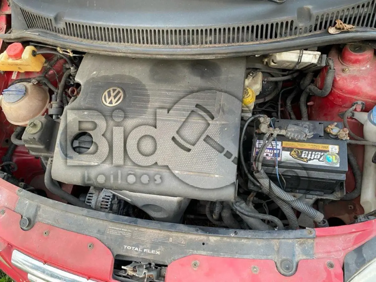 LOTE 006 - Espécie: PASSAGEIRO / Marca: VW / Modelo: FOX 1.6 / Placa: EMY4G46 / UF: PR / Município: Curitiba / Ano fabricação: 2004 / Ano modelo: 2004 / Cor: VERMELHA / Chassi: 9BWKB05Z454030196 / Motor: BJA015139 / RENAVAM: 00836874927