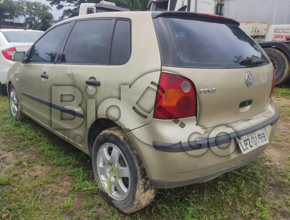 LOTE 044 - Espécie: PASSAGEIRO / Marca: VW / Modelo: POLO 1.6 / Placa: LPZ0199 / UF: SC / Município: Gaspar / Ano fabricação: 2004 / Ano modelo: 2004 / Cor: BEGE / Chassi: 9BWHB09N34P017227 / Motor: BAH147845 / RENAVAM: 00820837342