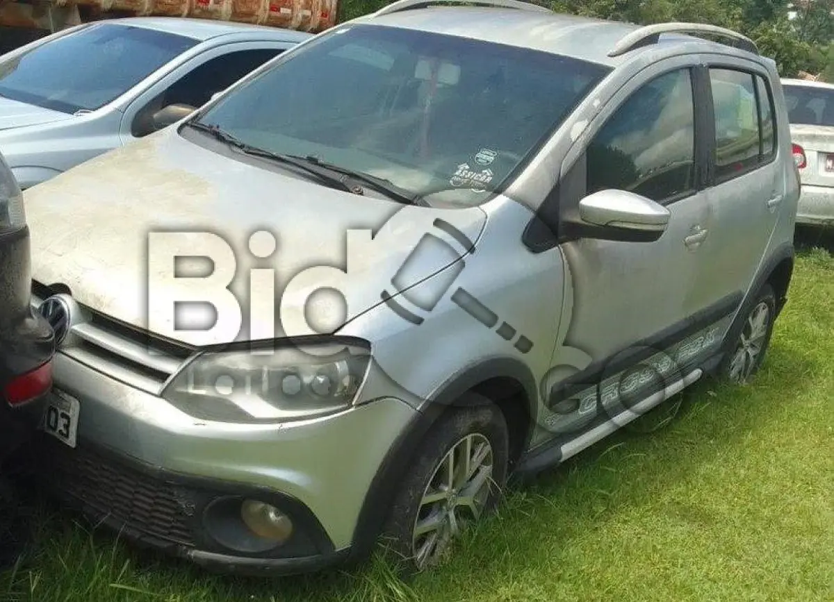 LOTE 032 - Espécie: PASSAGEIRO / Marca: VW / Modelo: CROSSFOX GII / Placa: OAP4903 / UF: MT / Município: Cuiabá / Ano fabricação: 2012 / Ano modelo: 2012 / Cor: PRATA / Chassi: 9BWAB45Z4D4003503 / Motor: CCRN08766 / RENAVAM: 00468549633