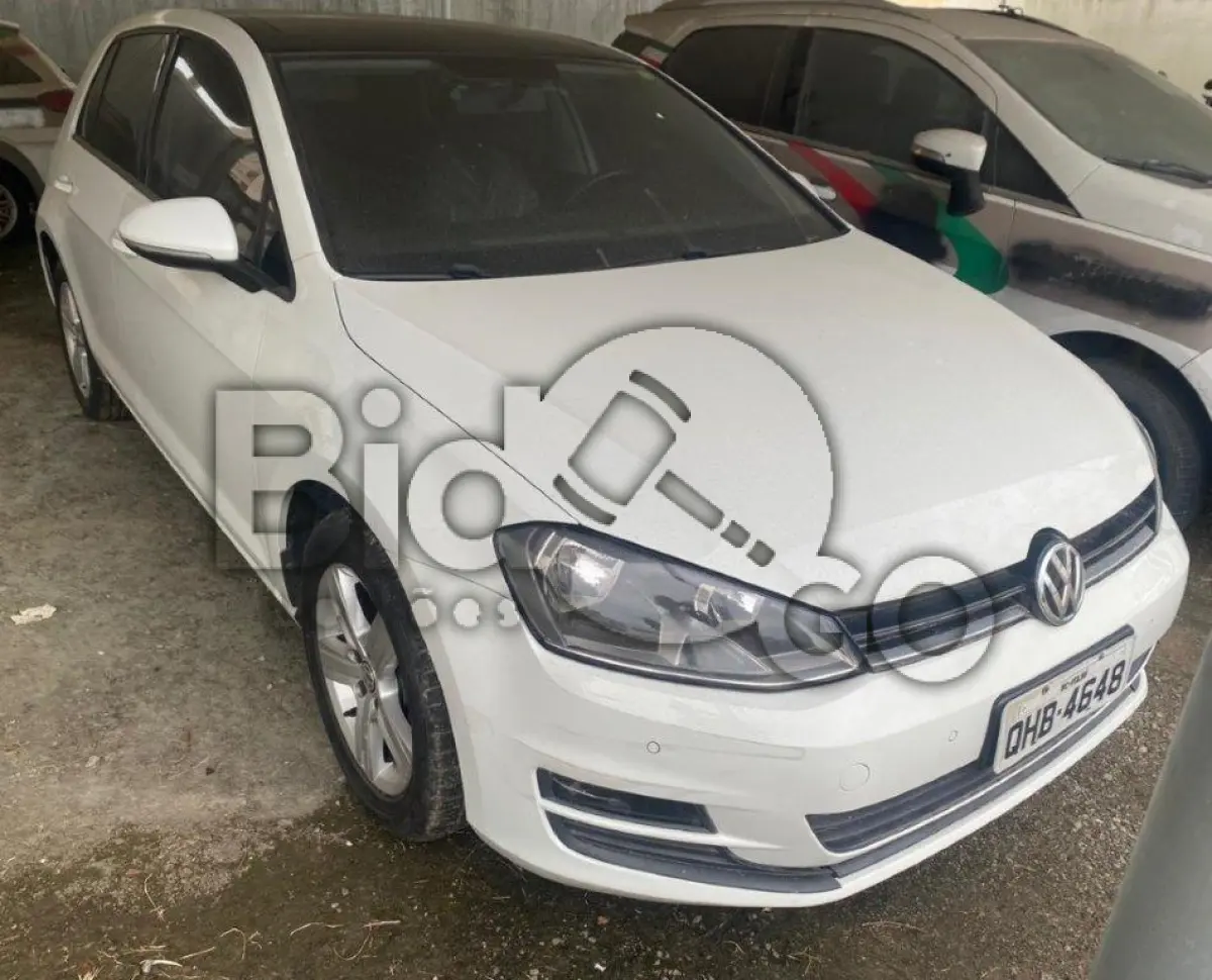 LOTE 041 - Espécie: PASSAGEIRO / Marca: I / Modelo: VW GOLF COMFORTLINE AA / Placa: QHB4648 / UF: SC / Município: Itajaí / Ano fabricação: 2014 / Ano modelo: 2015 / Cor: BRANCA / Chassi: WVWHD6AU6FW101545 / Motor: CHP177573 / RENAVAM: 01026407947