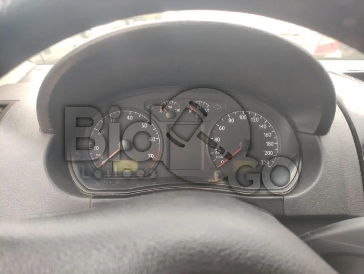 LOTE 044 - Espécie: PASSAGEIRO / Marca: VW / Modelo: POLO 1.6 / Placa: LPZ0199 / UF: SC / Município: Gaspar / Ano fabricação: 2004 / Ano modelo: 2004 / Cor: BEGE / Chassi: 9BWHB09N34P017227 / Motor: BAH147845 / RENAVAM: 00820837342