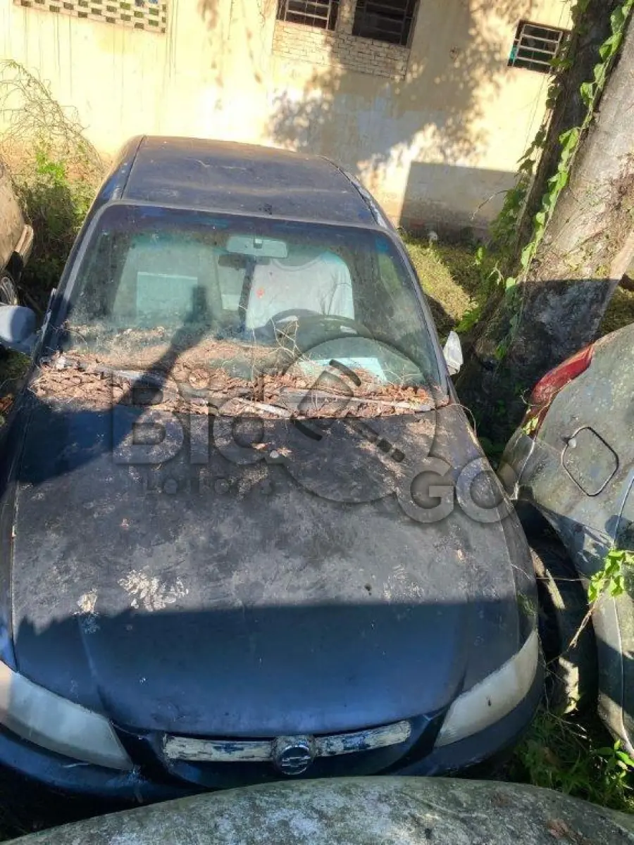 LOTE 007 - Espécie: PASSAGEIRO / Marca: GM / Modelo: CELTA / Placa: MBO0133 / UF: SC / Município: Chapecó / Ano fabricação: 2002 / Ano modelo: 2002 / Cor: PRETA / Chassi: 9BGRD08Z02G167863 / Motor: DJ0118977 / RENAVAM: 00781684889
