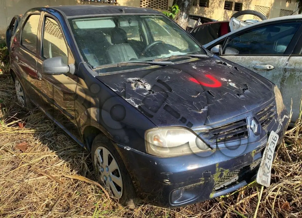 LOTE 010 - Espécie: PASSAGEIRO / Marca: RENAULT / Modelo: LOGAN EXP 1016V / Placa: LKZ6736 / UF: SC / Município: Joinville / Ano fabricação: 2009 / Ano modelo: 2010 / Cor: AZUL / Chassi: 93YLSR7GHAJ320671 / Motor:D4DH760Q066481 RENAVAM: 00169654192