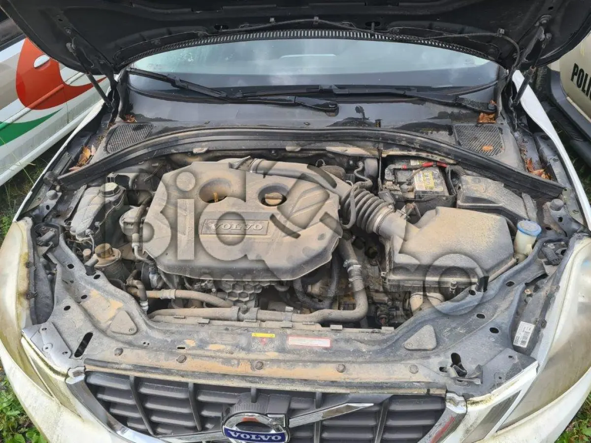 LOTE 028 - Espécie: MISTO / Marca: VOLVO / Modelo: VOLVO XC60 2.0 T5 COMF / Placa: EYL8665 / UF: SC / Município: Joinville / Ano fabricação: 2011 / Ano modelo: 2011 / Cor: BRANCA / Chassi: YV1DZ475BC2259862 / Motor: B4204T71042667 / RENAVAM: 00379419939