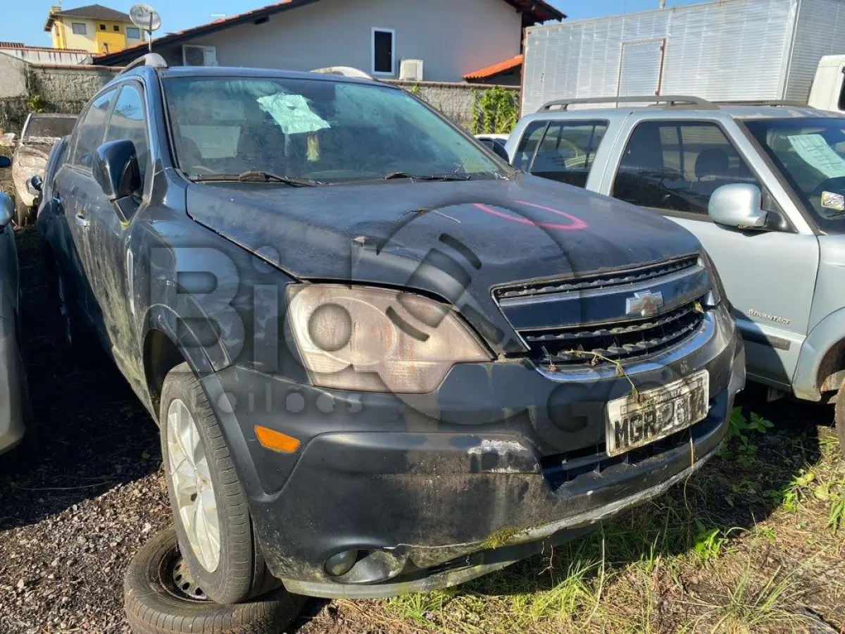 LOTE 011 - Espécie: MISTO / Marca: I / Modelo: GM CAPTIVA SPORT AWD / Placa: MGR2614 / UF: SC / Município: Joinville / Ano fabricação: 2009 / Ano modelo: 2009 / Cor: PRETA / Chassi: 3GNDL63709S616430 / Motor: N9S616430 / RENAVAM: 141949090