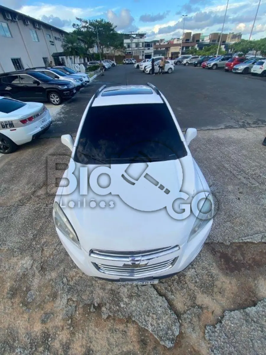 LOTE 054 - Espécie: MISTO / Marca: CHEVROLET / Modelo: TRACKER LTZ AT / Placa: GHJ2J80 / UF: SC / Município: Camboriú / Ano fabricação: 2016 / Ano modelo: 2016 / Cor: BRANCA / Chassi: 3GNCJ8EWXGL271030 / Motor: CGL271030 / RENAVAM: 01107458207