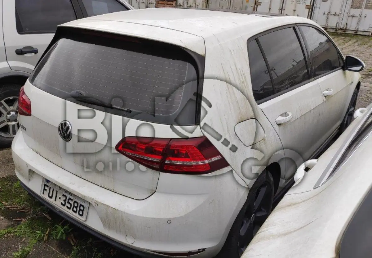 LOTE 006 -  VW GOLF GTI AB / Ano fabricação: 2013 / Ano modelo: 2013 / Cor: BRANCA 