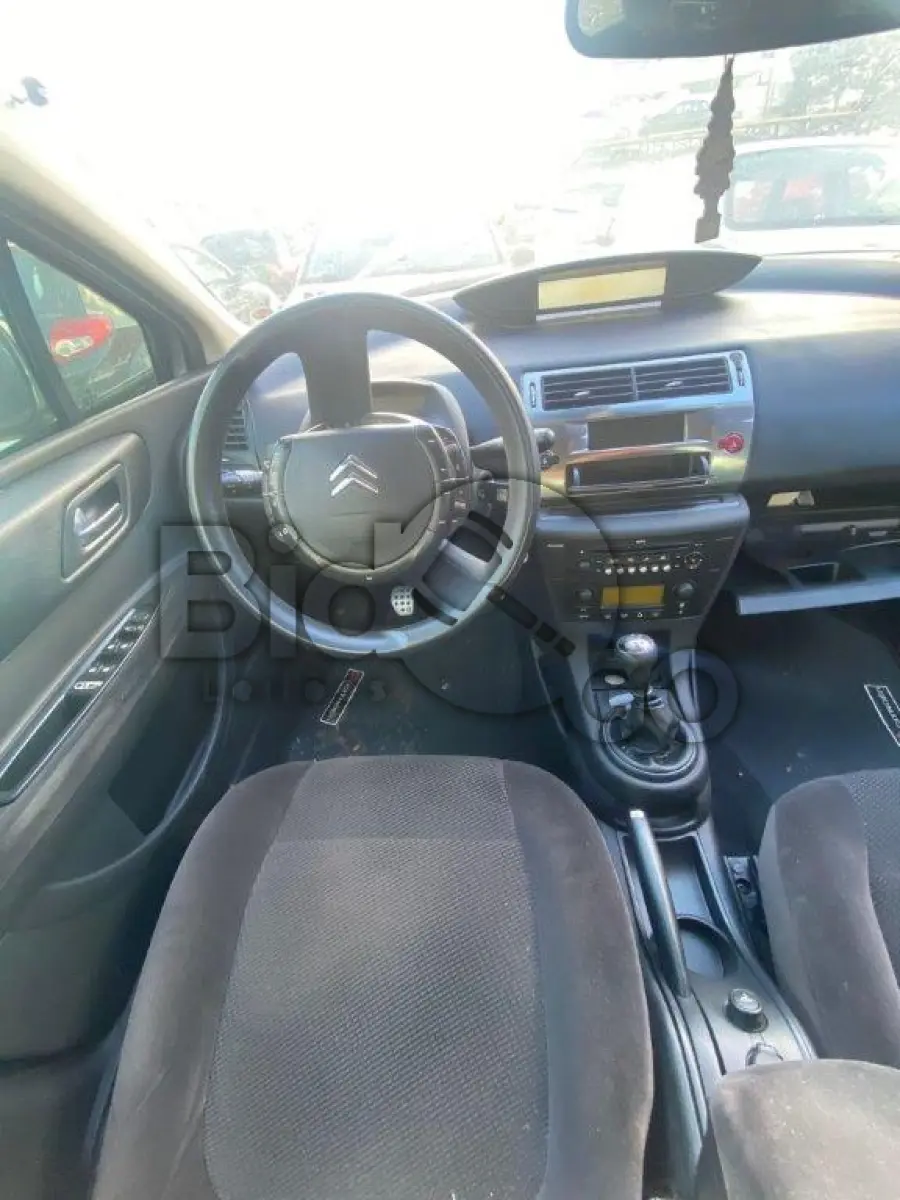 LOTE 043 - Espécie: PASSAGEIRO / Marca: I / Modelo: CITROEN C4 20EXC5P F / Placa: MIW5685 / UF: SC / Município: Joinville / Ano fabricação: 2010 / Ano modelo: 2011 / Cor: PRATA / Chassi: 8BCLCRFJYBG529374 / Motor: 10TWAB0063936 RENAVAM: 00338612661