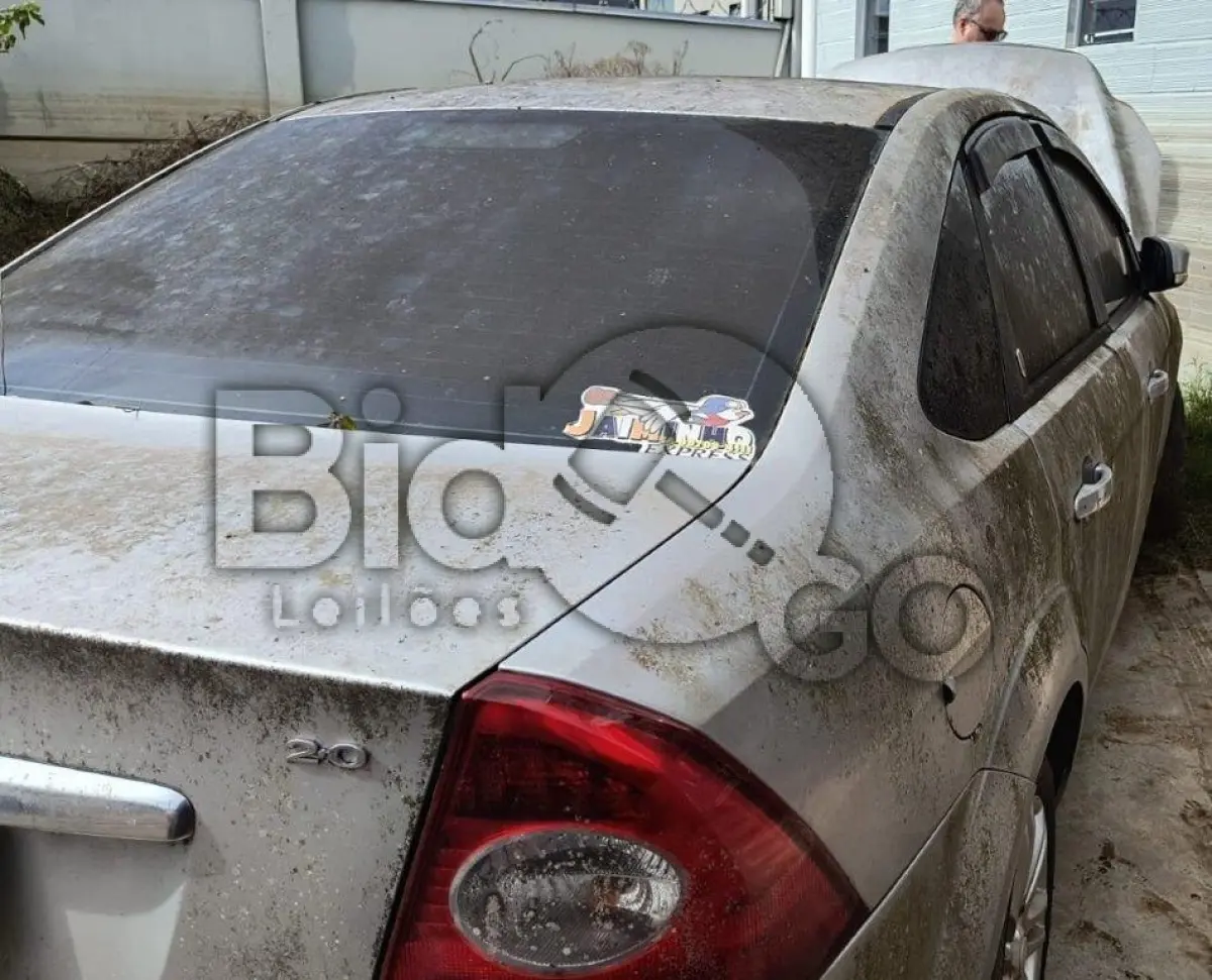 LOTE 003 - Espécie: PASSAGEIRO / Marca: I / Modelo: FORD FOCUS GHIA 2.0LFC / Placa: EIA1J25 / UF: RS / Município: Lagoa Vermelha / Ano fabricação: 2009 / Ano modelo: 2009 / Cor: PRATA / Chassi: 8AFFZZFFC9J260648 / Motor: AODC9J260648 / RENAVAM: 00158653149
