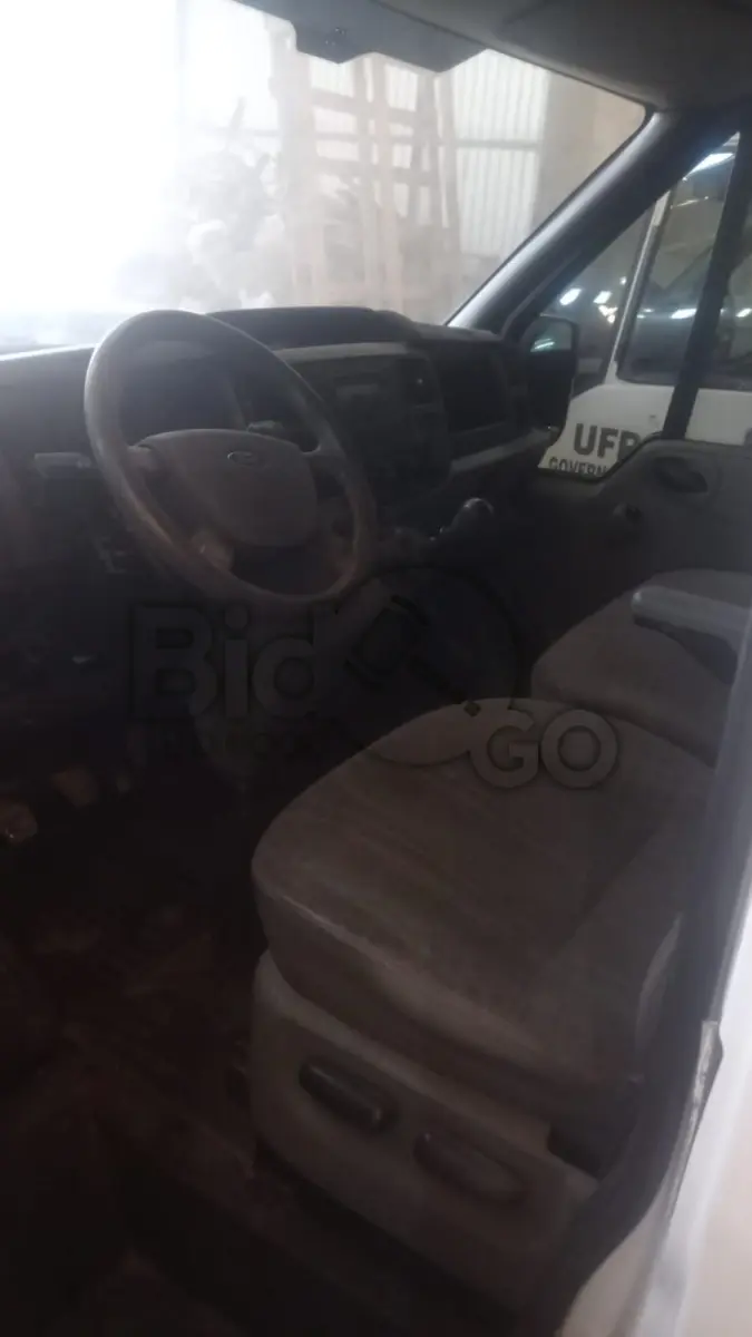 LOTE 004 - I/FORD TRANSIT 330C TM, Ano/modelo: 2011/2011, Placa: ISI5887, Chassi: WF0XXXTBFBTY53224, RENAVAM: 355125358, Tipo: Caminhonete, Cor: Branca, Espécie: Carga, Motor: JXFABTY53224