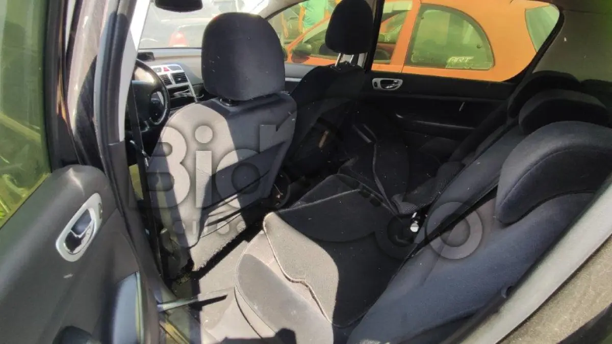 LOTE 008 - Espécie: PASSAGEIRO / Marca: I / Modelo: PEUGEOT 307 20S FELINE / Placa: IOL6D16 / UF: RS / Município: Porto Alegre / Ano fabricação: 2007 / Ano modelo: 2008 / Cor: PRETA / Chassi: 8AD3CRFJ48G054621 / Motor: RS0062982 / RENAVAM: 00951302647
