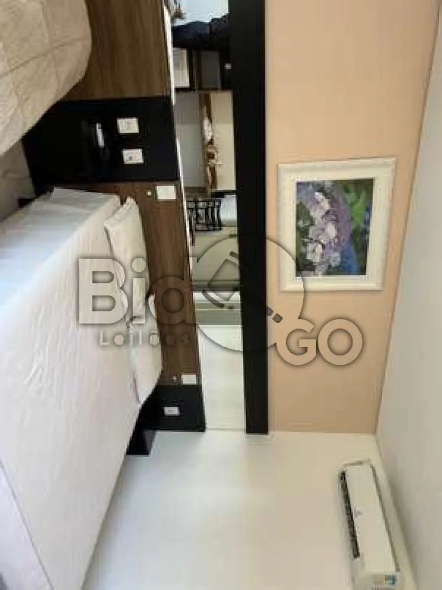 LOTE 001 - PARTE IDEAL (1.767,2510 m²) - "Um prédio residencial de alvenaria