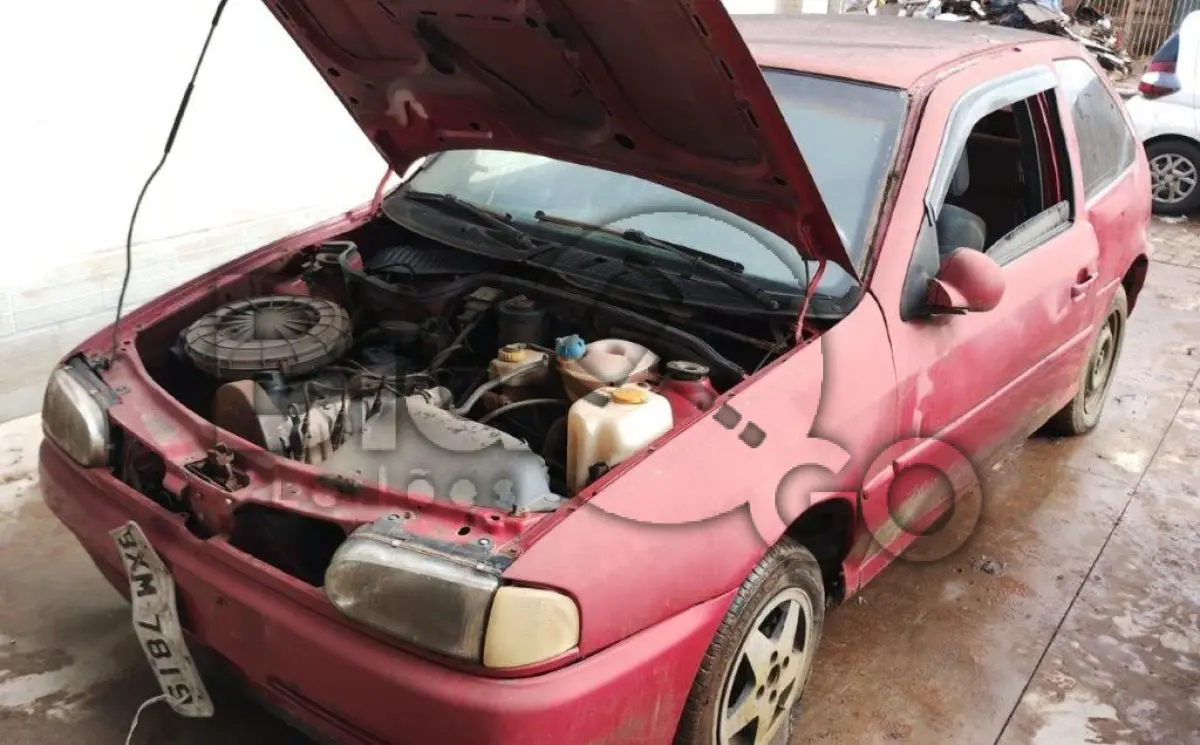 LOTE 002 - Espécie: PASSAGEIRO / Marca: VW / Modelo: GOL GLI 1.8 / Placa: BXM7819 / UF: RS / Município: Farroupilha / Ano fabricação: 1996 / Ano modelo: 1996 / Cor: VERMELHA / Chassi: 9BWZZZ377TT093473 / Motor: UDC069142 / RENAVAM: 00655255613
