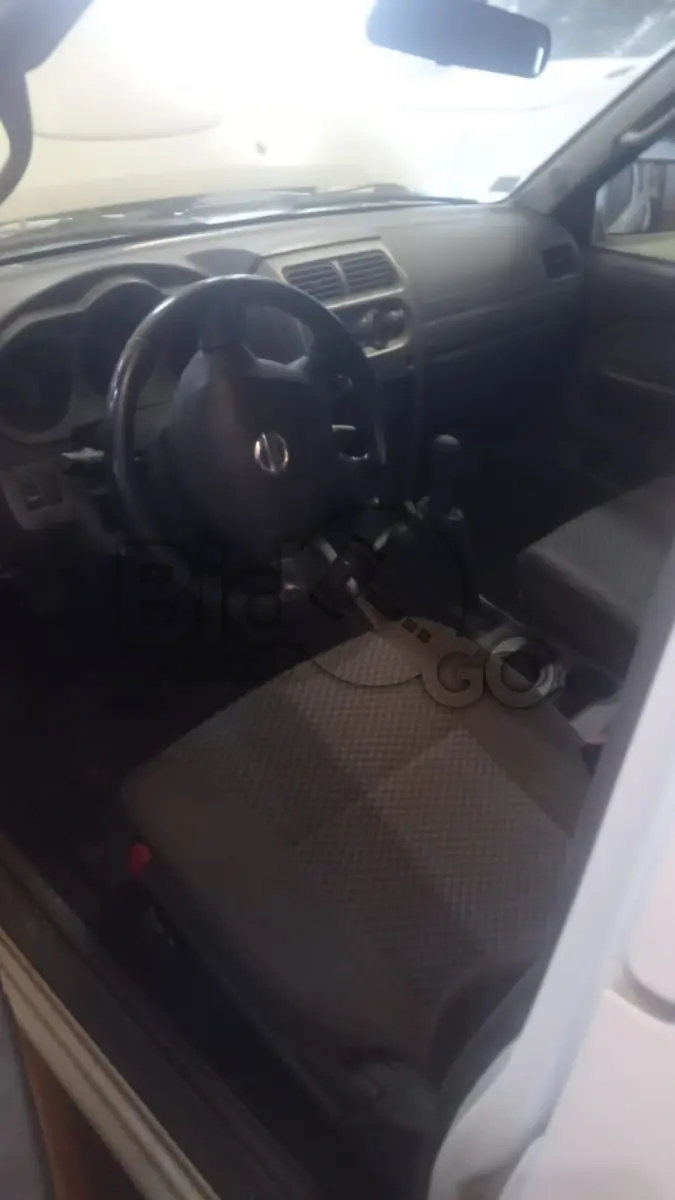 LOTE 006 - NISSAN/FRONTIER 4X4 SE, Ano/modelo: 2005/2006, Placa: IMW8968, Chassi: 94DCEUD226J675636, RENAVAM: 873988205, Tpo: Caminhonete, Cor: Branca, Espécie: Especial, Motor: M1A240847