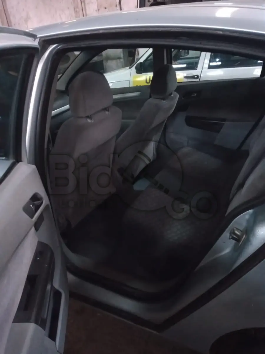 LOTE 008 - FIAT/UNO MILLE ECONOMY, Ano/modelo: 2010/2011, Placa: IRG5305, Chassi: 9BD15822AB6516088, RENAVAM: 255299494, Tipo: Automóvel, Cor: Branca, Espécie: Passageiro, Motor: 146E1011*9756658