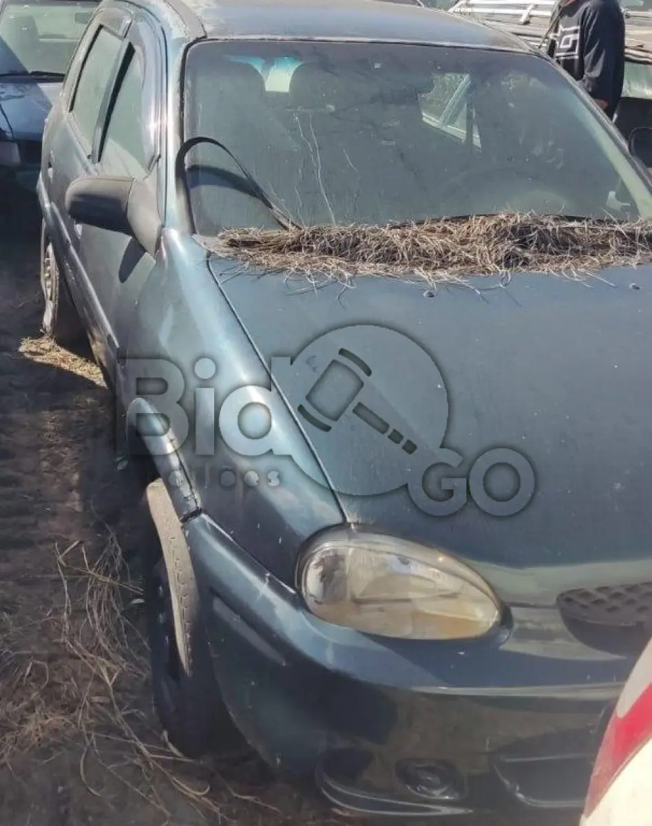 LOTE 004 - Espécie: PASSAGEIRO / Marca: GM / Modelo: CORSA WIND / Placa: HPH3G20 / UF: SC / Município: Jaguaruna / Ano fabricação: 2000 / Ano modelo: 2001 / Cor: VERDE / Chassi: 9BGSC68Z01B124826 / Motor: NL0035911 / RENAVAM: 00745216889