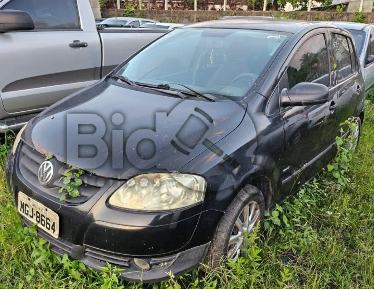 LOTE 060 - Espécie: PASSAGEIRO / Marca: VW / Modelo: FOX 1.0 / Placa: MGJ8664 / UF: SC / Município: Jaraguá do Sul / Ano fabricação: 2009 / Ano modelo: 2009 / Cor: PRETA / Chassi: 9BWAA05Z194157363 / Motor: CCN175639 / RENAVAM: 00137060092