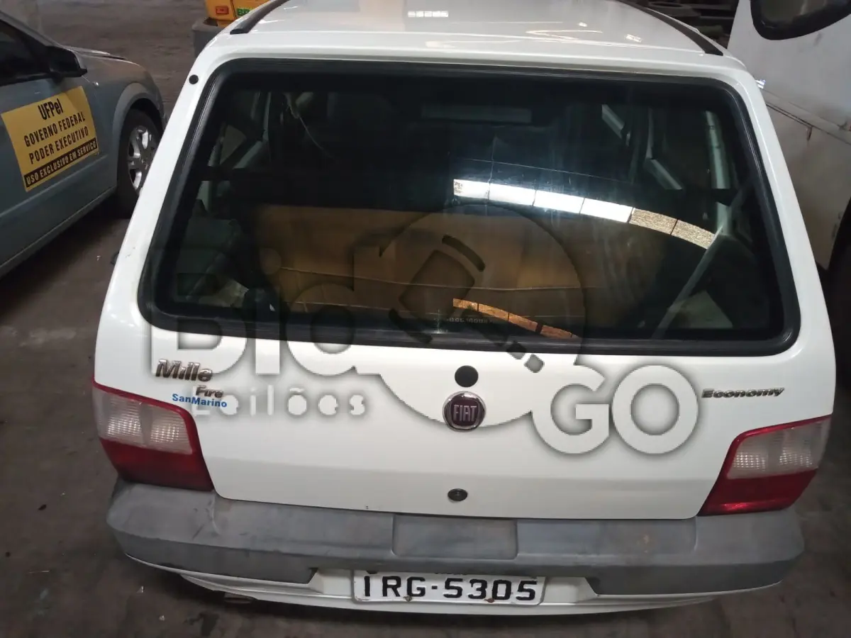 LOTE 008 - FIAT/UNO MILLE ECONOMY, Ano/modelo: 2010/2011, Placa: IRG5305, Chassi: 9BD15822AB6516088, RENAVAM: 255299494, Tipo: Automóvel, Cor: Branca, Espécie: Passageiro, Motor: 146E1011*9756658