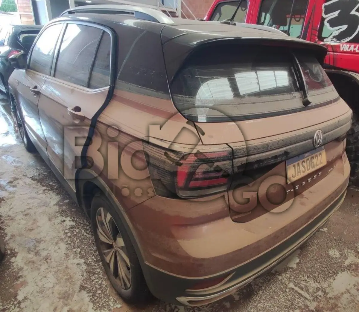 LOTE 001 - Espécie: PASSAGEIRO / Marca: VW / Modelo: T CROSS HL TSI AE / Placa: JAS0G22 / UF: RS / Município: Caxias do Sul / Ano fabricação: 2021 / Ano modelo: 2021 / Cor: MARROM / Chassi: 9BWBJ6BF4M4064833 / Motor: CWL099139 / RENAVAM: 01263081336 *AFETADO POR ENCHENTE
