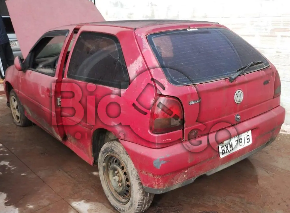 LOTE 002 - Espécie: PASSAGEIRO / Marca: VW / Modelo: GOL GLI 1.8 / Placa: BXM7819 / UF: RS / Município: Farroupilha / Ano fabricação: 1996 / Ano modelo: 1996 / Cor: VERMELHA / Chassi: 9BWZZZ377TT093473 / Motor: UDC069142 / RENAVAM: 00655255613