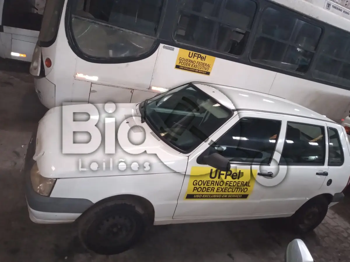LOTE 008 - FIAT/UNO MILLE ECONOMY, Ano/modelo: 2010/2011, Placa: IRG5305, Chassi: 9BD15822AB6516088, RENAVAM: 255299494, Tipo: Automóvel, Cor: Branca, Espécie: Passageiro, Motor: 146E1011*9756658