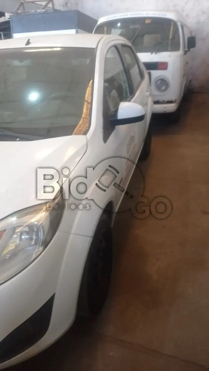 LOTE 017 - FORD/FIESTA SEDAN1.6FLEX, Ano/modelo: 2010/2011, Placa: IRI1502, Chassi: 9BFZF54P0B8119056, RENAVAM: 258399856, Tipo: Automóvel, Cor: Branca, Espécie: Passageiro, Motor: QF9AB8119056