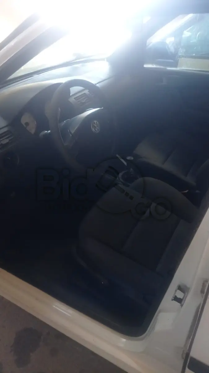 LOTE 005 - VW/PARATI 1.8 TOUR, Ano/modelo: 2002/2003, Placa: IKZ3694, Chassi: 9BWDC05X63T095381, RENAVAM: 795907788, Tipo: Automóvel, Cor: Branca, Espécie: Passageiro, Motor: UDH319120