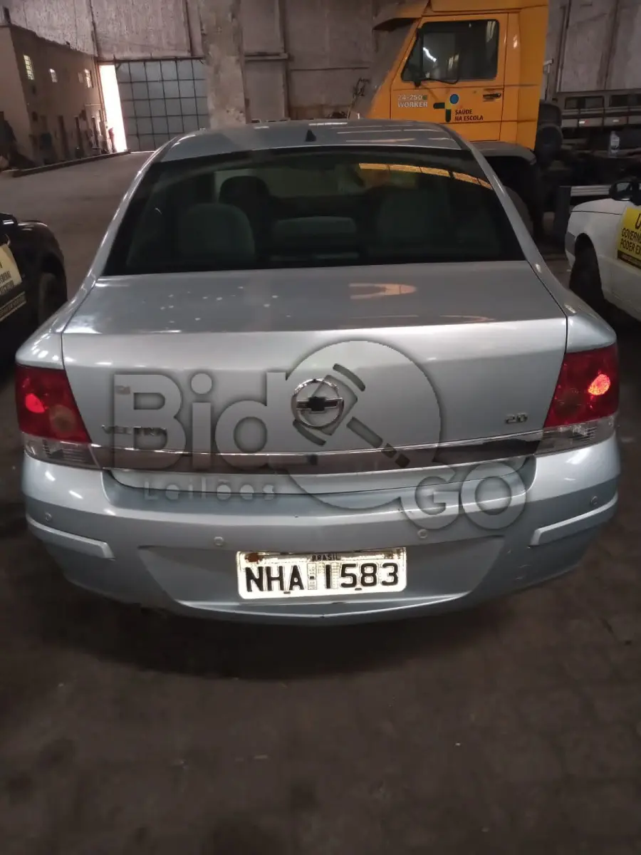 LOTE 007 - GM/VECTRA SEDAN ELEGANCE, Ano/modelo: 2006/2007, Placa: NHA1583, Chassi: 9BGAB69W07B141909, RENAVAM: 898110475, Tipo: Automóvel, Cor: Prata, Espécie: Passageiro, Motor: F60017398
