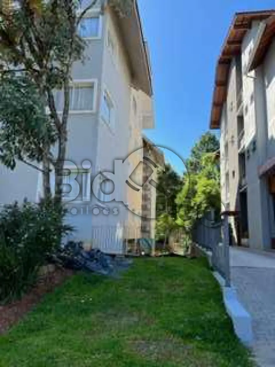 LOTE 001 - PARTE IDEAL (1.767,2510 m²) - "Um prédio residencial de alvenaria