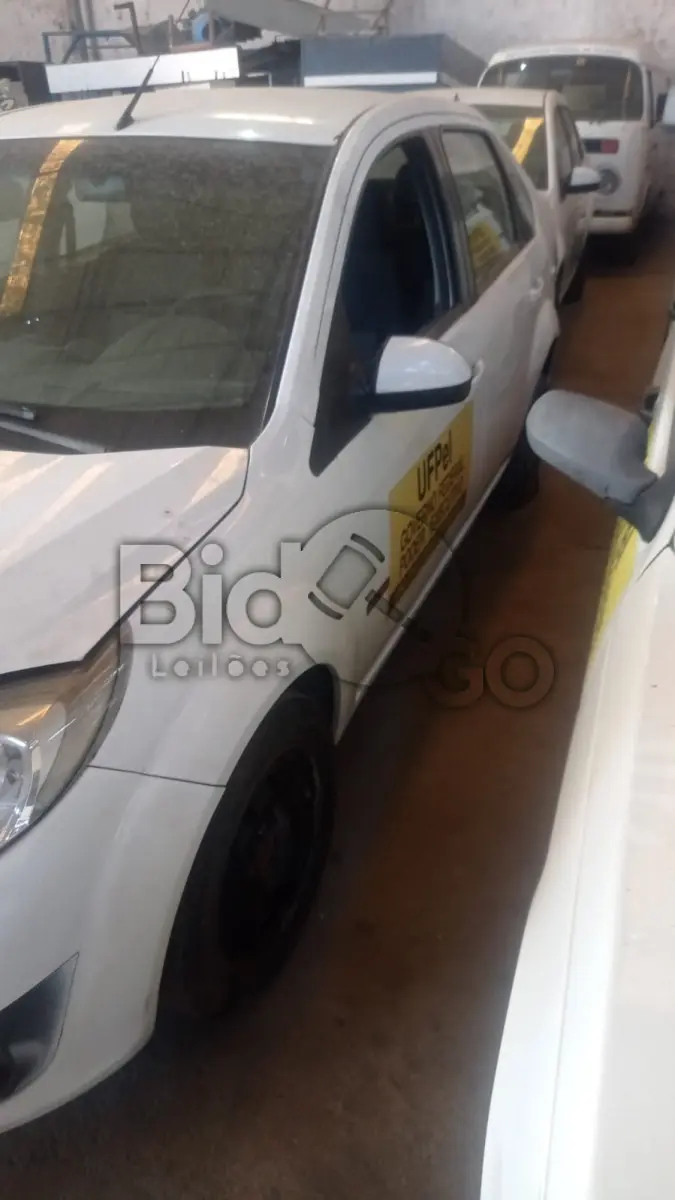 LOTE 020 - FORD/FIESTA SEDAN1.6FLEX, Ano/modelo: 2010/2011, Placa: IRI1436, Chassi: 9BFZF54P7B8118034, RENAVAM: 258375434, Tipo: Automóvel, Cor: Branca, Espécie: Passageiro, Motor: QF9AB8118034