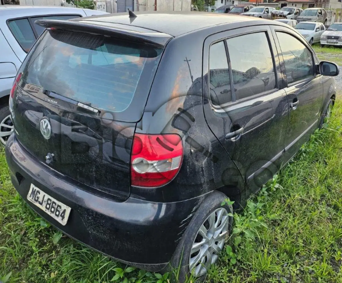 LOTE 060 - Espécie: PASSAGEIRO / Marca: VW / Modelo: FOX 1.0 / Placa: MGJ8664 / UF: SC / Município: Jaraguá do Sul / Ano fabricação: 2009 / Ano modelo: 2009 / Cor: PRETA / Chassi: 9BWAA05Z194157363 / Motor: CCN175639 / RENAVAM: 00137060092