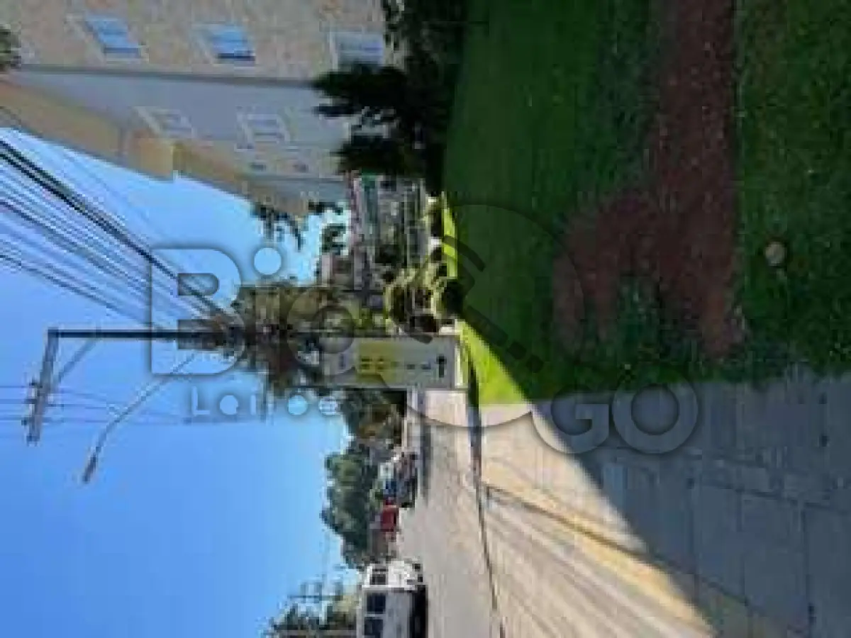 LOTE 001 - PARTE IDEAL (1.767,2510 m²) - "Um prédio residencial de alvenaria